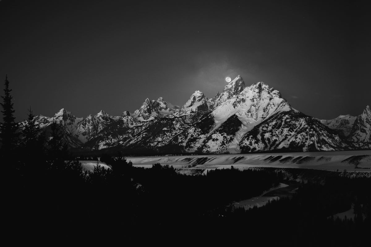 canvas-print-in-the-glow-of-the-full-moon