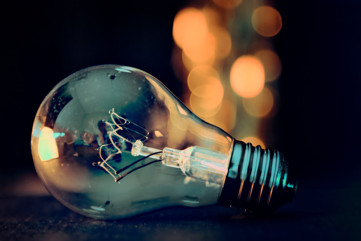 modern-3-piece-aluminium-print-a-lightbulb