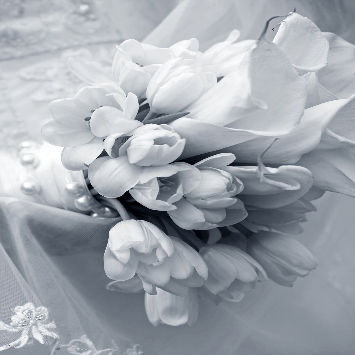 canvas-print-romantic-tulips-bouquet
