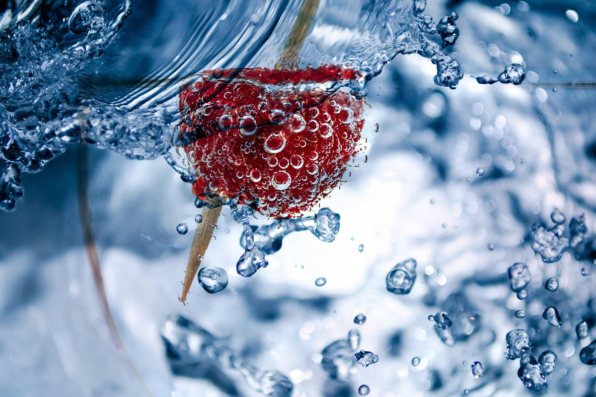 acrylic-print-raspberry-in-the-water