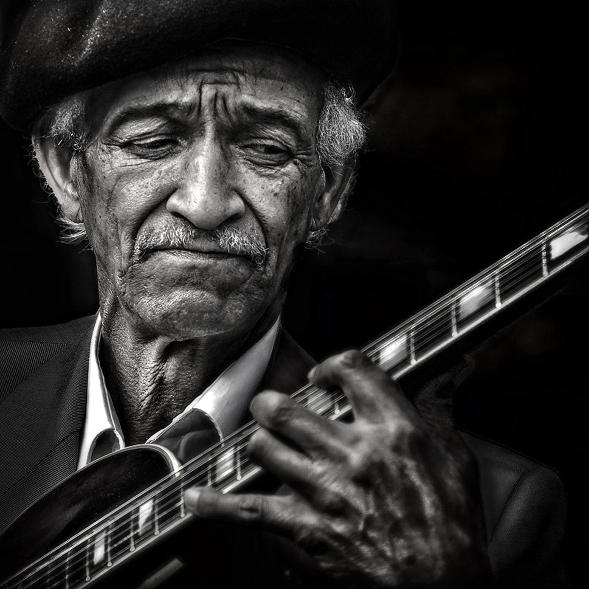 4-piece-aluminium-print-the-guitarist