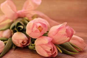 framedposter-print-romantic-tulip-bouquet