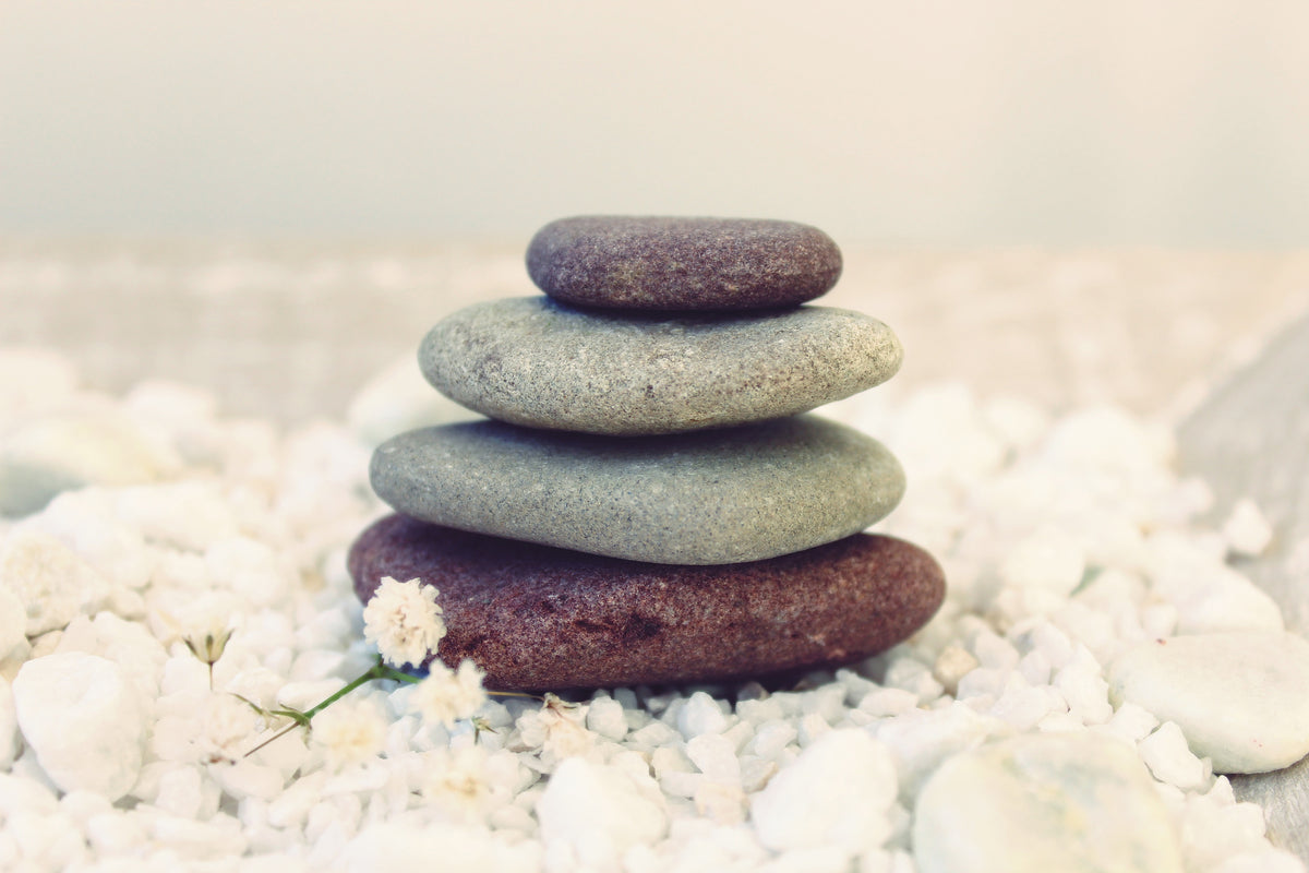 aluminium-print-stone-balance