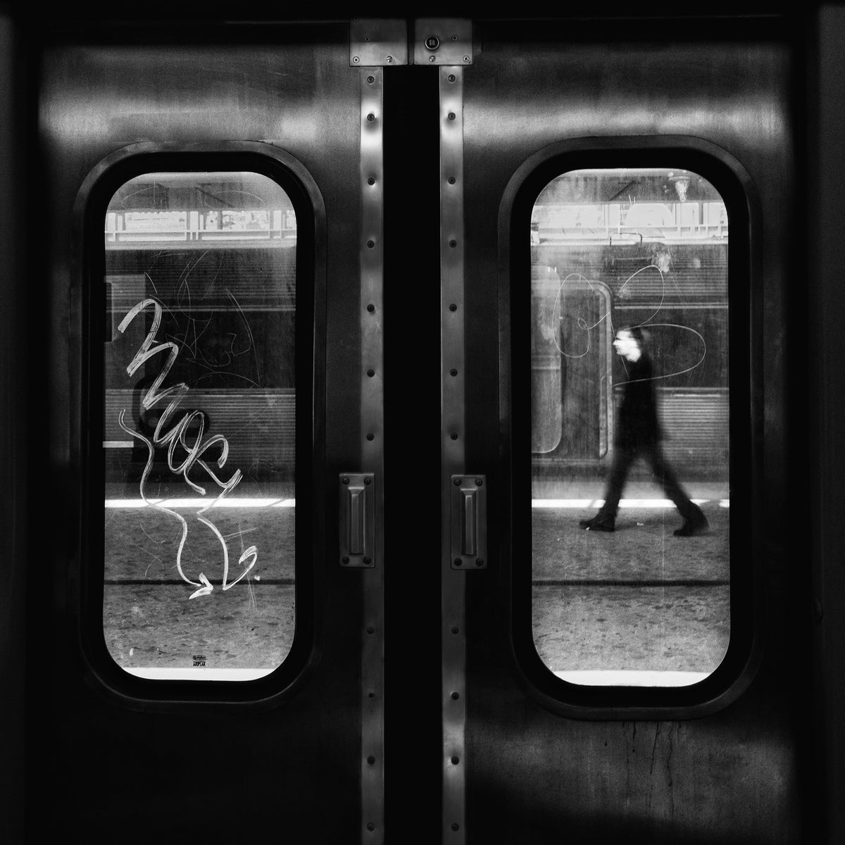 aluminium-print-a-lonely-passage