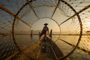 3-piece-aluminium-print-inle-fisherman