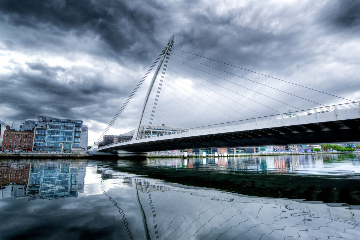 aluminium-print-samuel-beckett-bridge-with-clouds