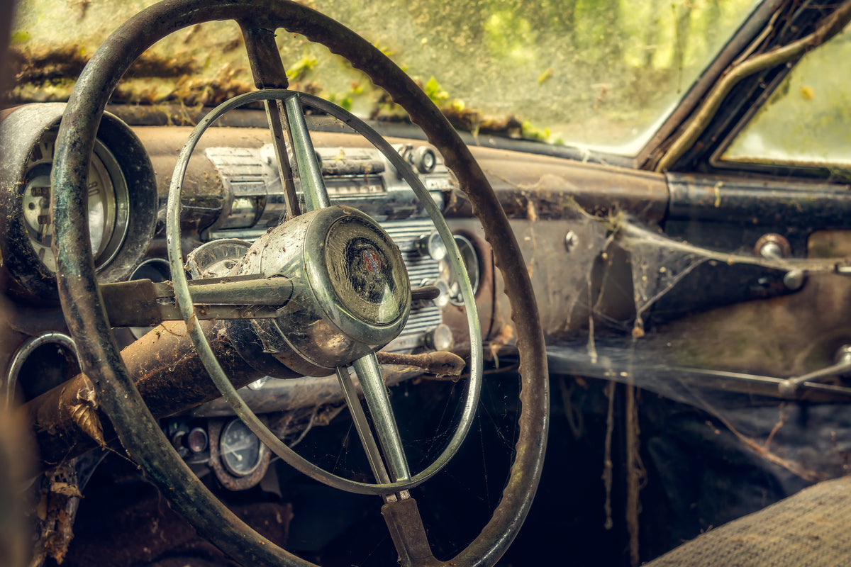 acrylic-print-disintegrated-vintage-car