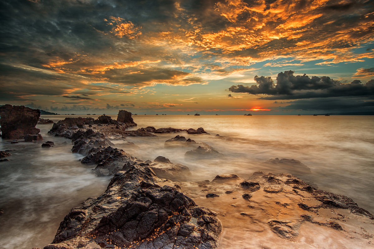 modern-3-piece-canvas-print-angry-beach