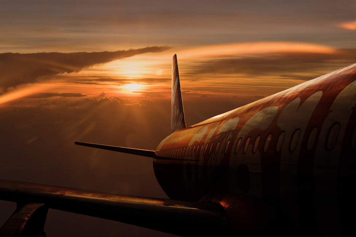 modern-3-piece-aluminium-print-out-of-the-flight