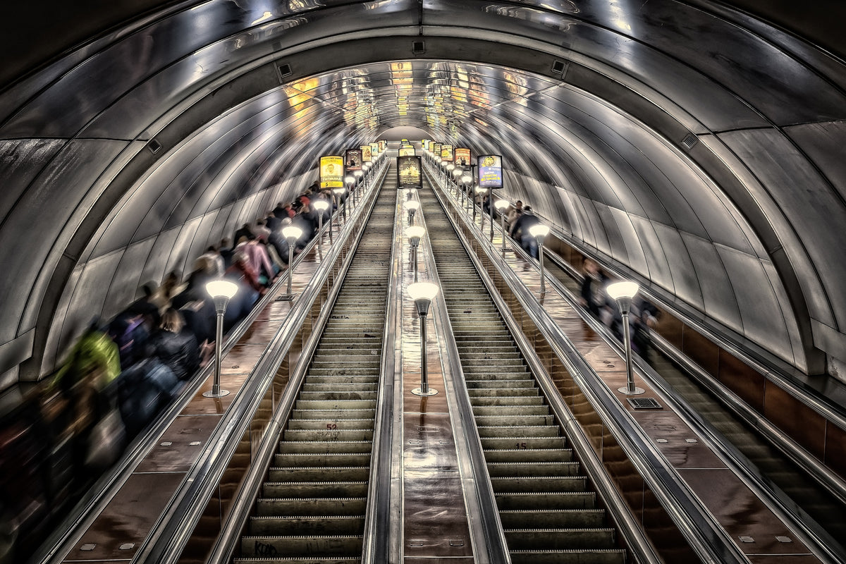canvas-print-in-the-metro