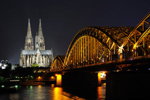 3-piece-aluminium-print-at-night-in-cologne