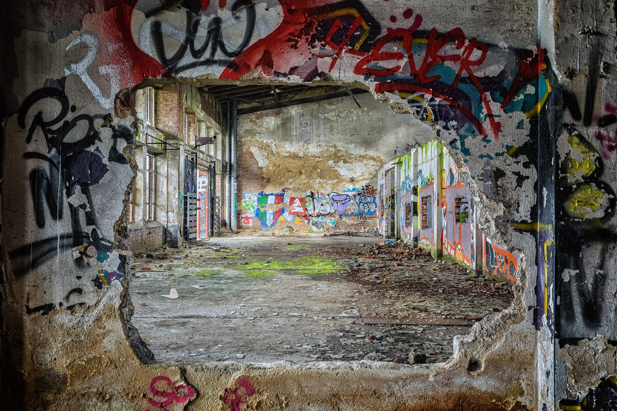 3-piece-canvas-print-graffiti-in-old-warehouse
