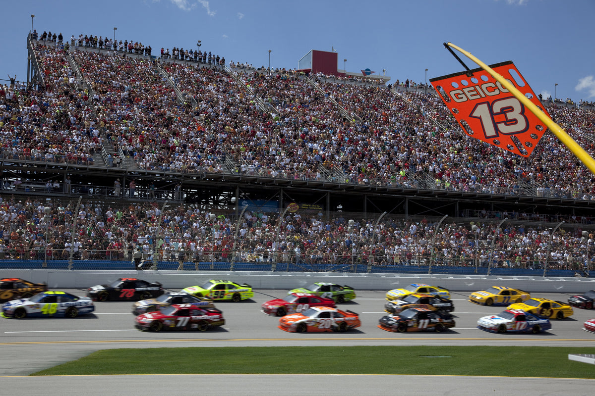 3-piece-aluminium-print-car-racing-in-nascar