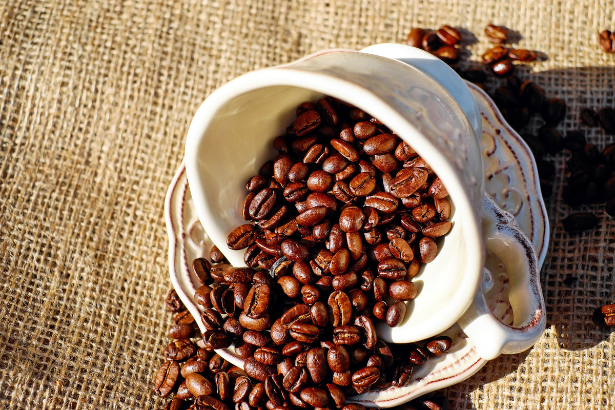 3-piece-canvas-print-coffee-beans-in-the-cup