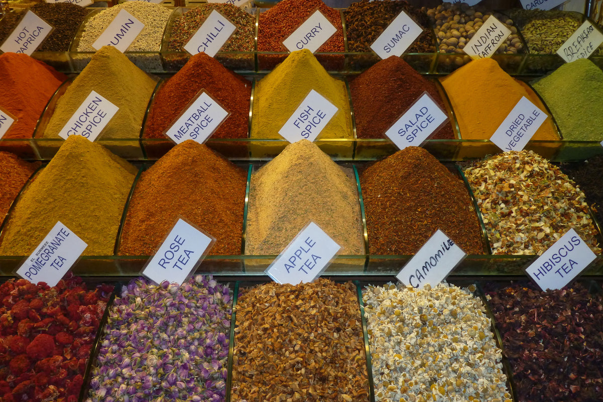 acrylic-print-spices-in-the-market