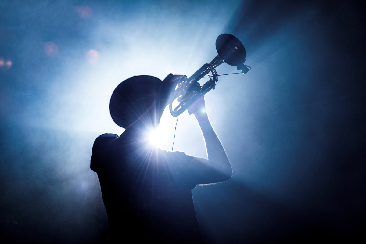modern-3-piece-acrylic-print-trumpet-player