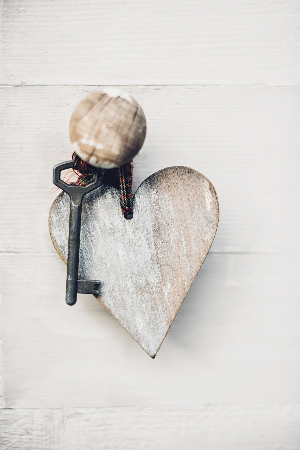 framedcanvas-print-heart-key