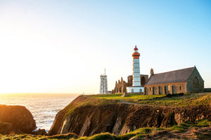 framedcanvas-print-the-lighthouse-at-sunrise