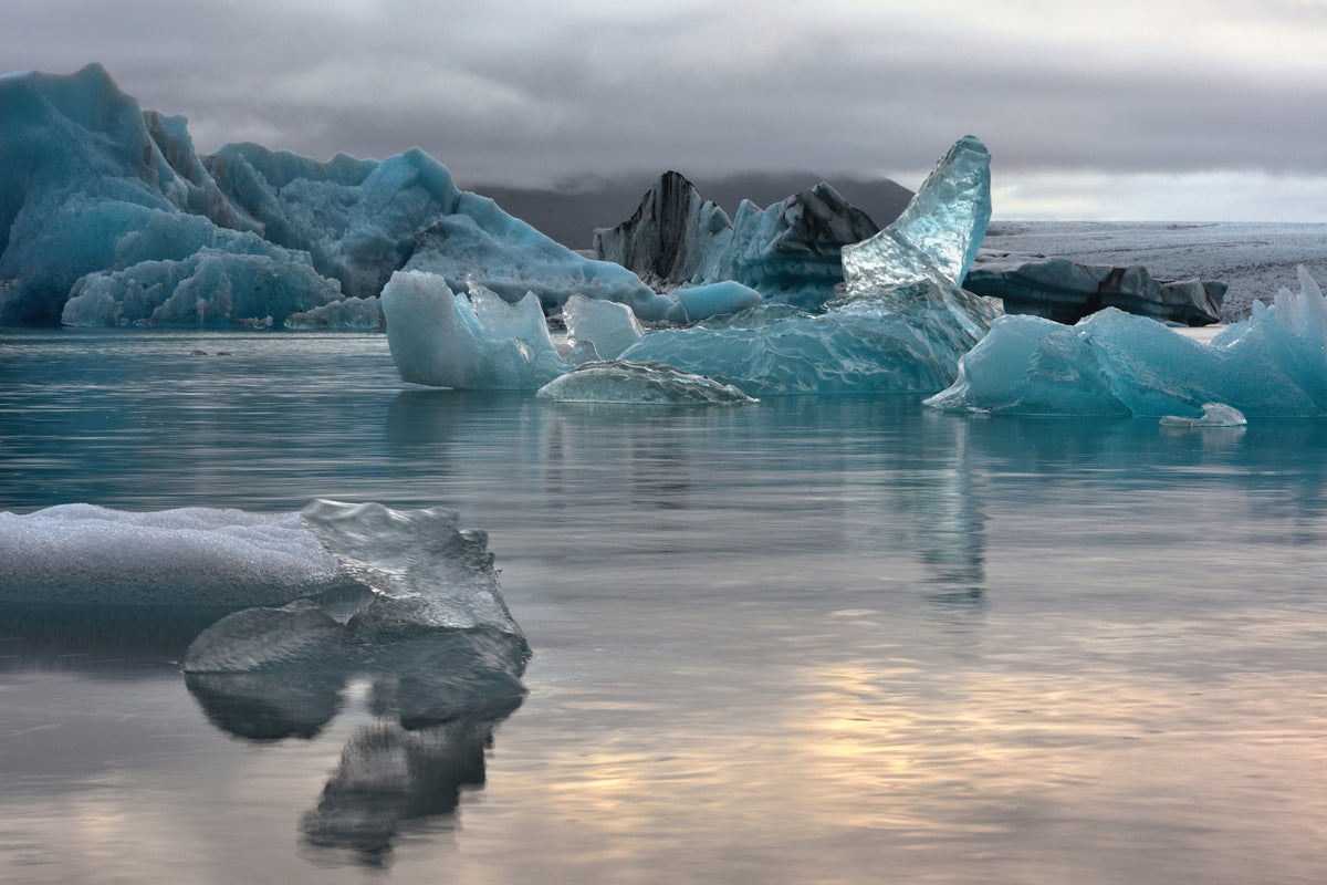 canvas-print-ice-grave