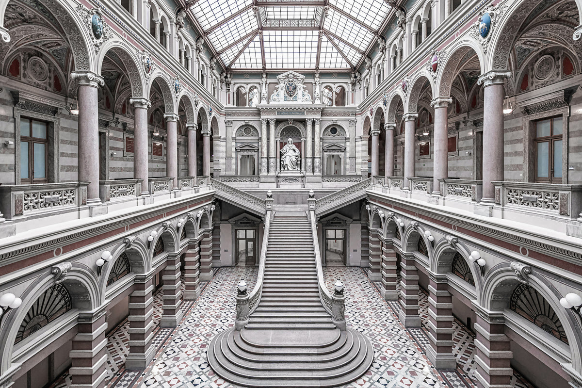 framedcanvas-print-justizpalast-vienna