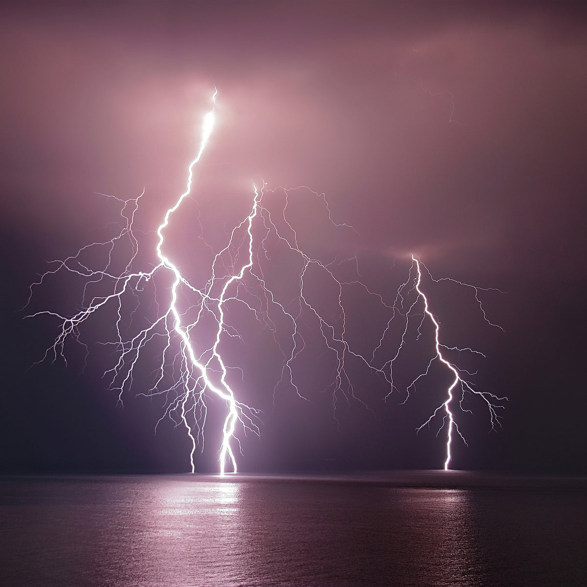poster-print-thunderbolt-over-the-sea