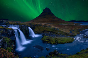 acrylic-print-kirkjufell-under-a-boreal-green-sky