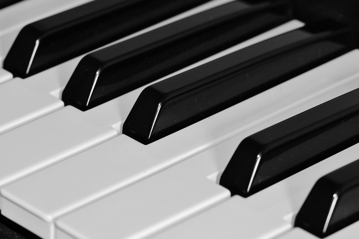 framedcanvas-print-piano-keys-xl
