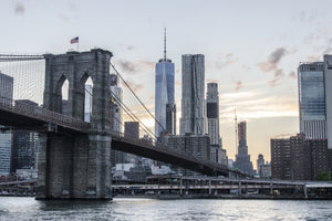 acrylic-print-the-brooklyn-bridge-in-the-evening